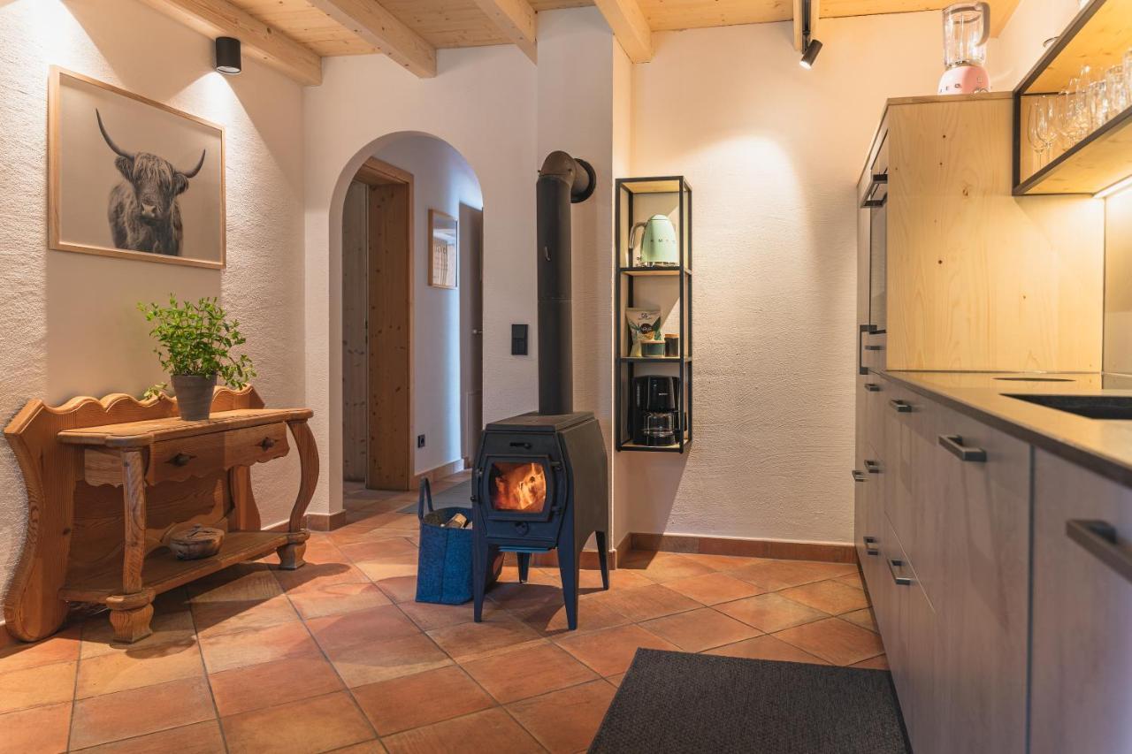 Dorfchalets & Apartments - Authentic Experience In Centre Of Kaprun Including Tauernspa And Summercard Esterno foto