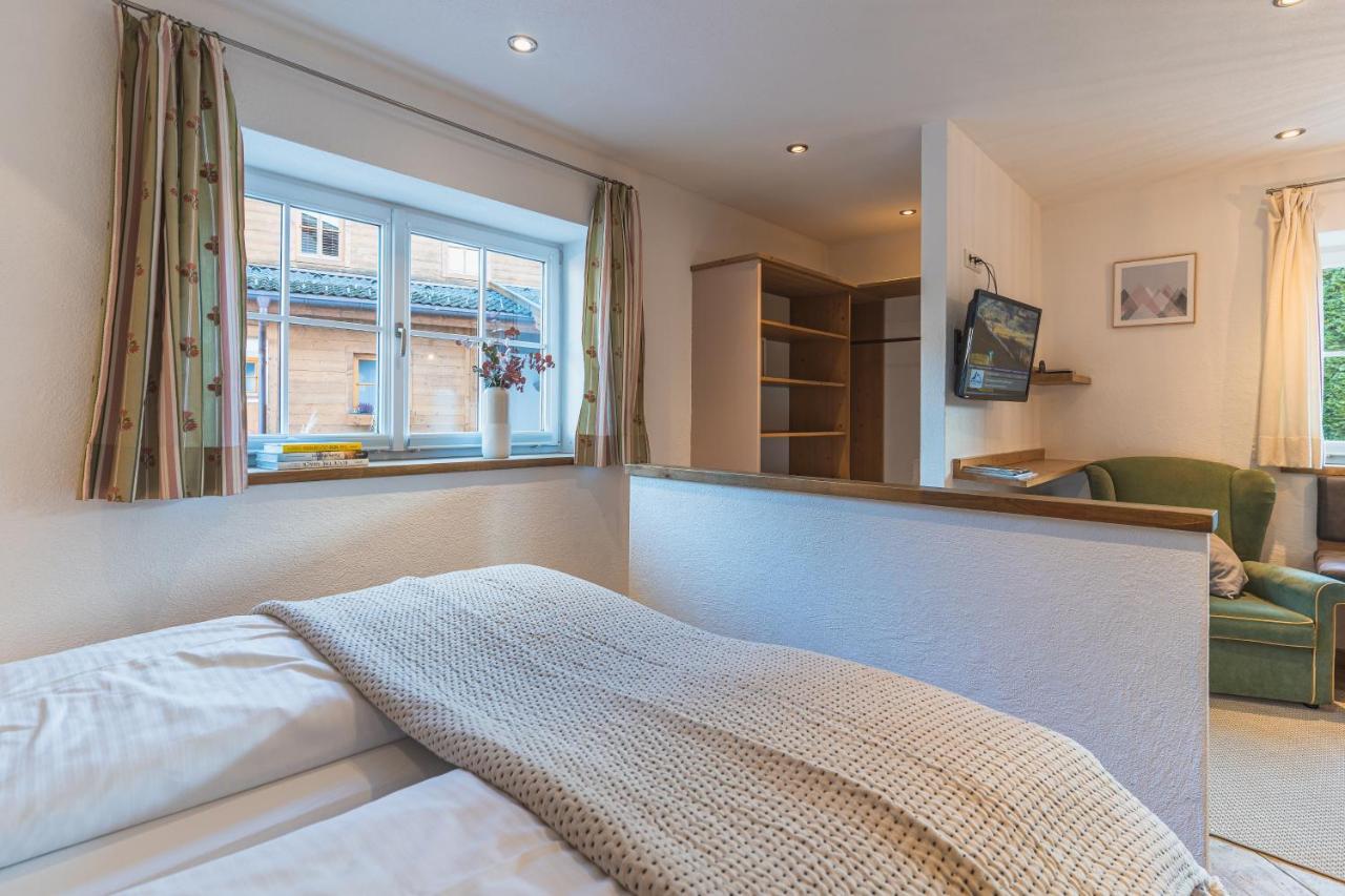 Dorfchalets & Apartments - Authentic Experience In Centre Of Kaprun Including Tauernspa And Summercard Esterno foto