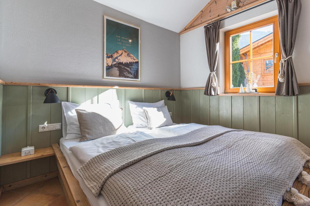 Dorfchalets & Apartments - Authentic Experience In Centre Of Kaprun Including Tauernspa And Summercard Esterno foto