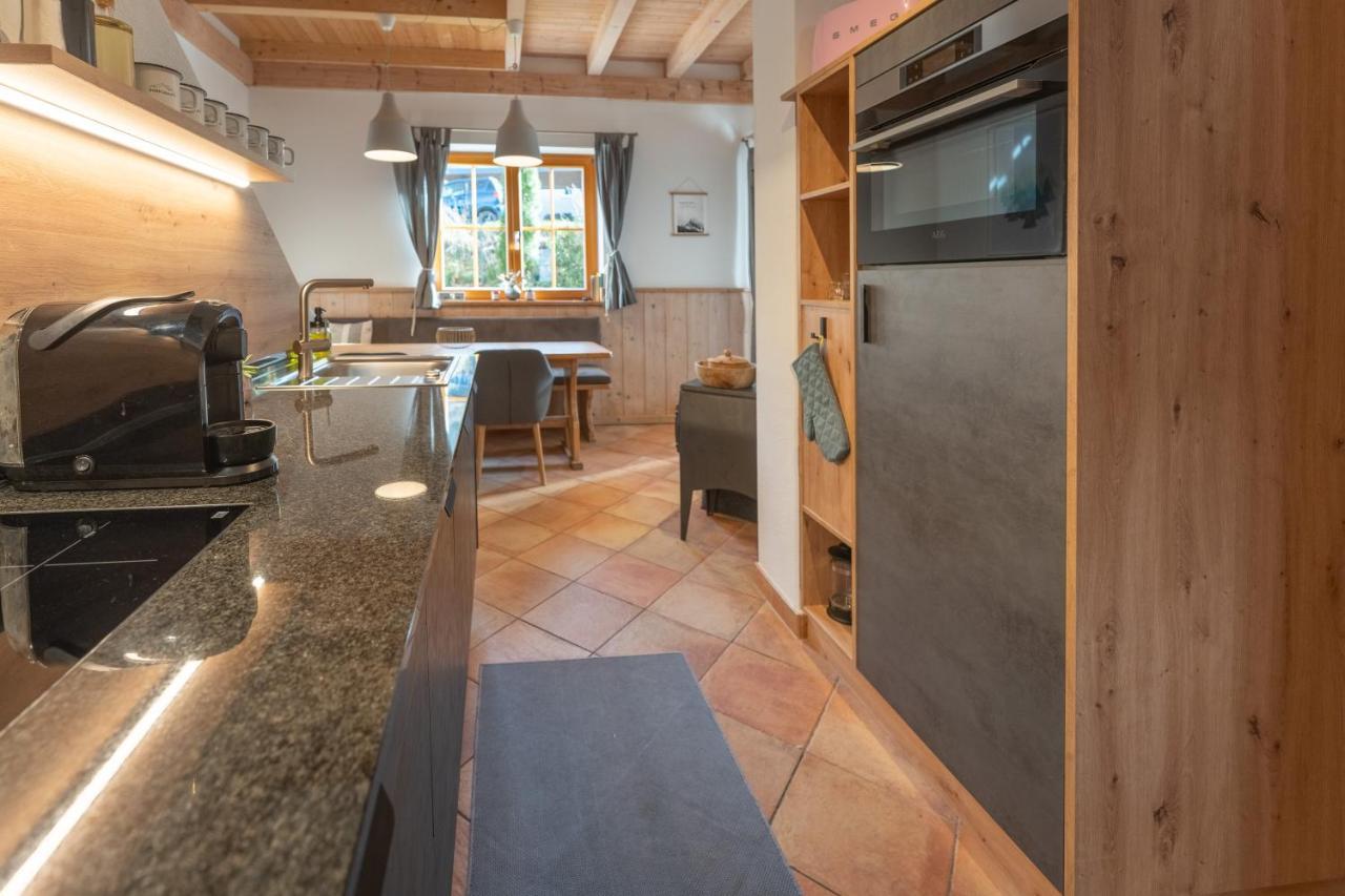 Dorfchalets & Apartments - Authentic Experience In Centre Of Kaprun Including Tauernspa And Summercard Esterno foto