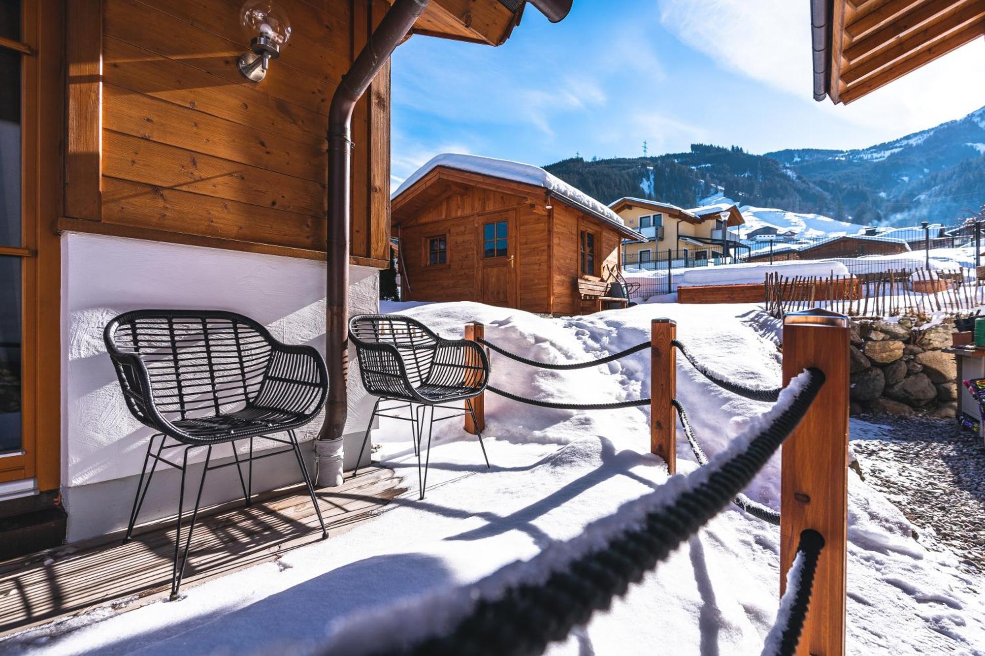 Dorfchalets & Apartments - Authentic Experience In Centre Of Kaprun Including Tauernspa And Summercard Esterno foto