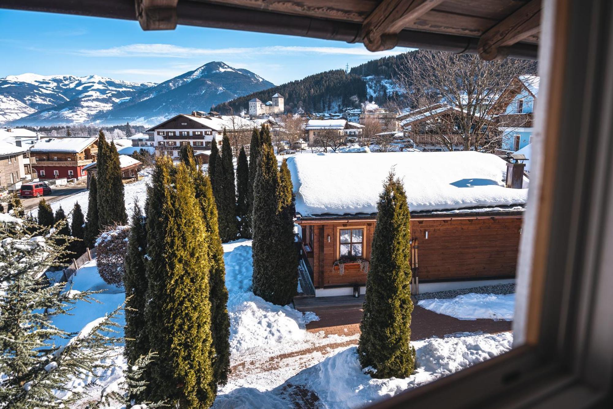 Dorfchalets & Apartments - Authentic Experience In Centre Of Kaprun Including Tauernspa And Summercard Esterno foto