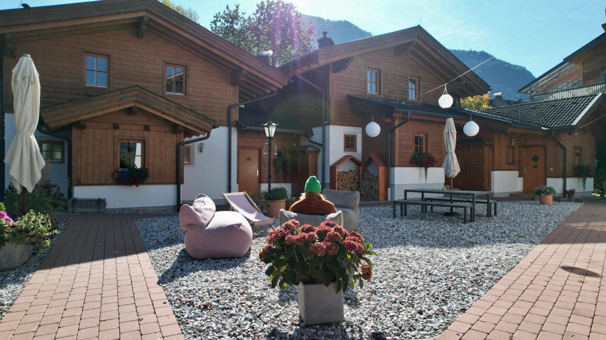 Dorfchalets & Apartments - Authentic Experience In Centre Of Kaprun Including Tauernspa And Summercard Esterno foto