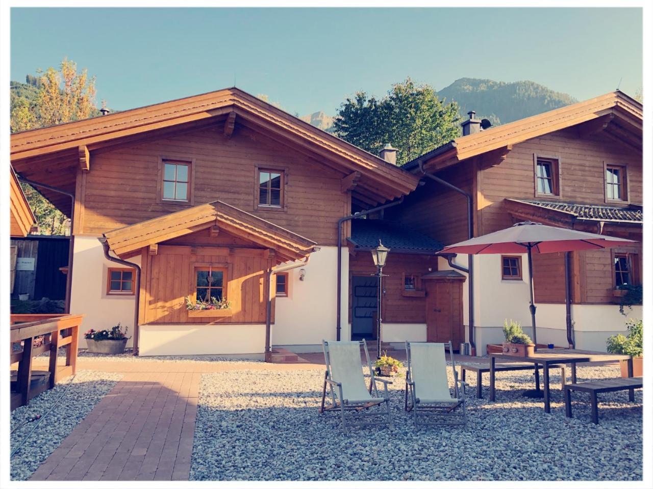 Dorfchalets & Apartments - Authentic Experience In Centre Of Kaprun Including Tauernspa And Summercard Esterno foto